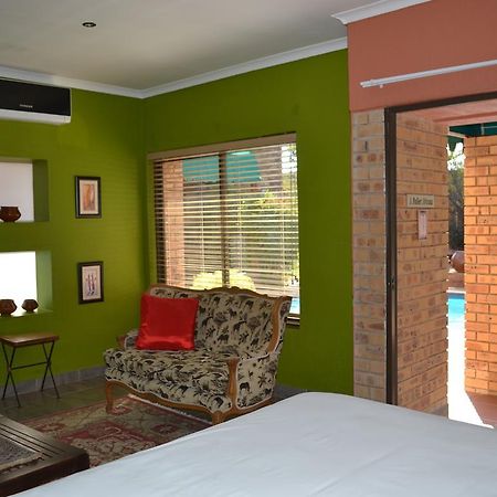 Boga Legaba Guest House & Conference Centre Mafikeng Luaran gambar