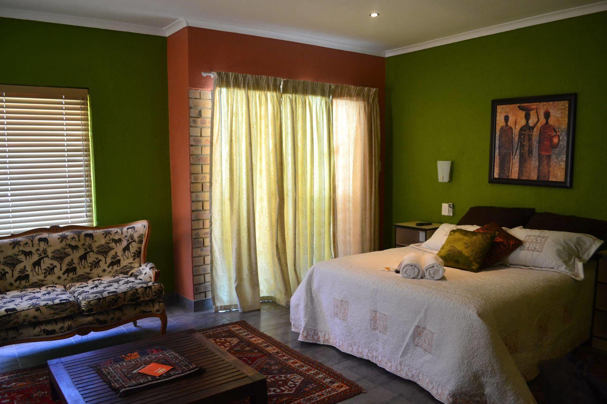 Boga Legaba Guest House & Conference Centre Mafikeng Luaran gambar