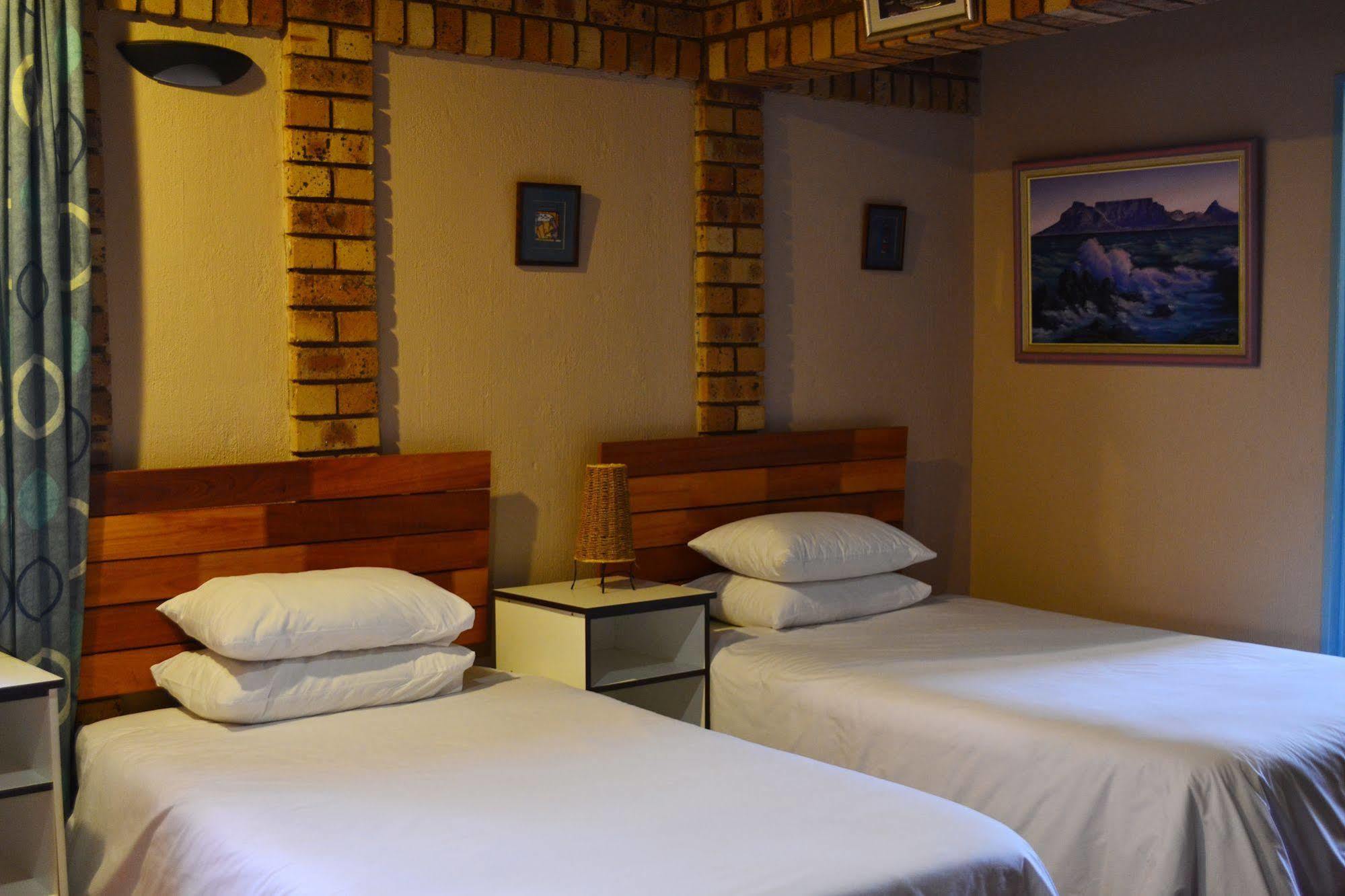 Boga Legaba Guest House & Conference Centre Mafikeng Luaran gambar