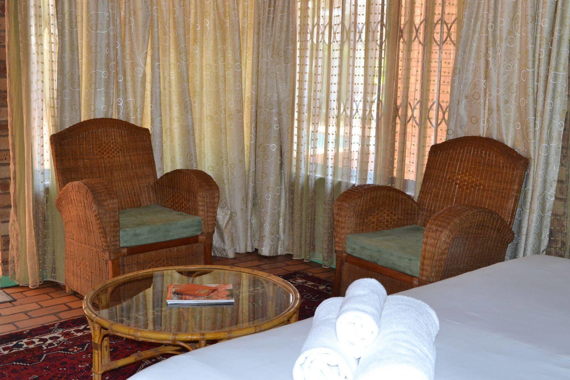 Boga Legaba Guest House & Conference Centre Mafikeng Luaran gambar